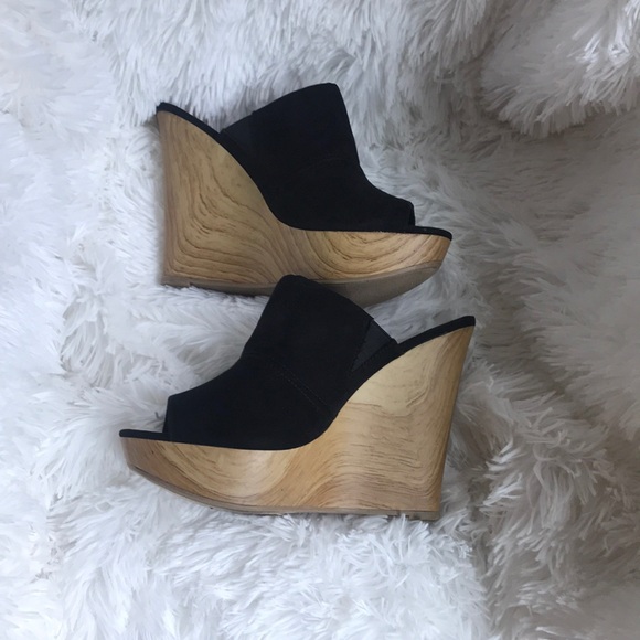 Call It Spring Wedge Heels - Picture 2 of 7